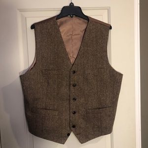 Men’s tweed vest